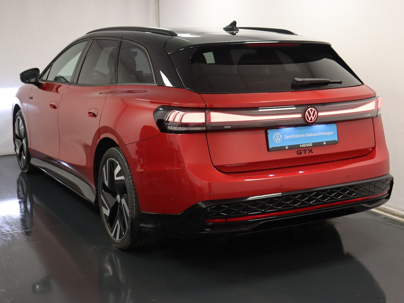 Fahrzeugabbildung Volkswagen ID.7 Tourer GTX 4Motion |AHK|Pano|4xSHZG|Navi