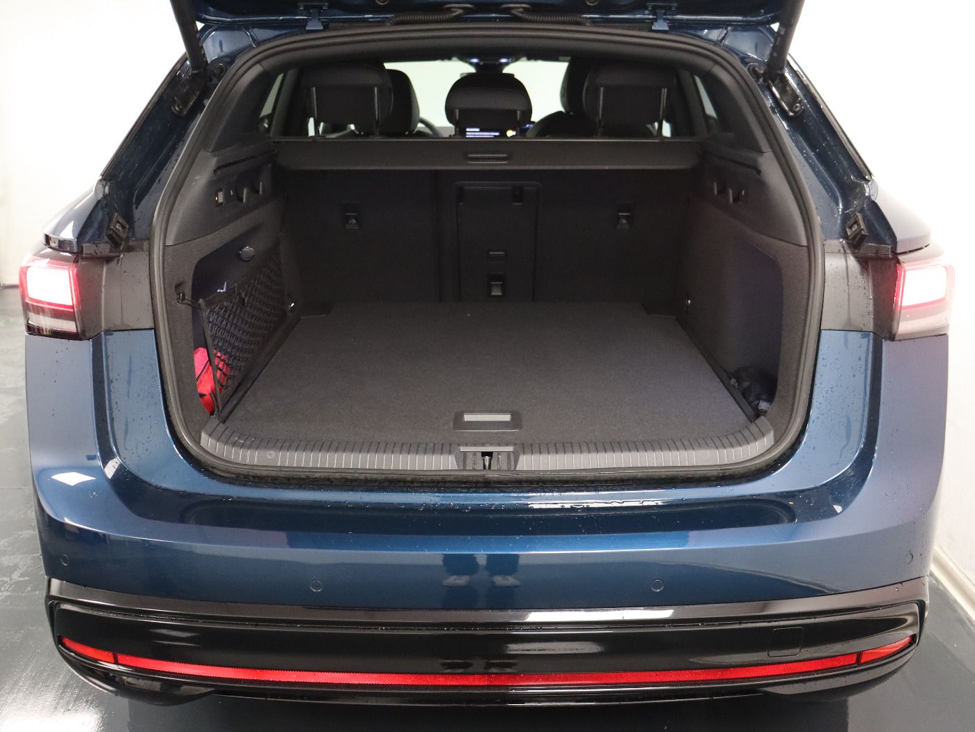 Fahrzeugabbildung Volkswagen ID.7 Tourer Pro |AHK|4xSHZG|Massage|Navi|ACC|h/k