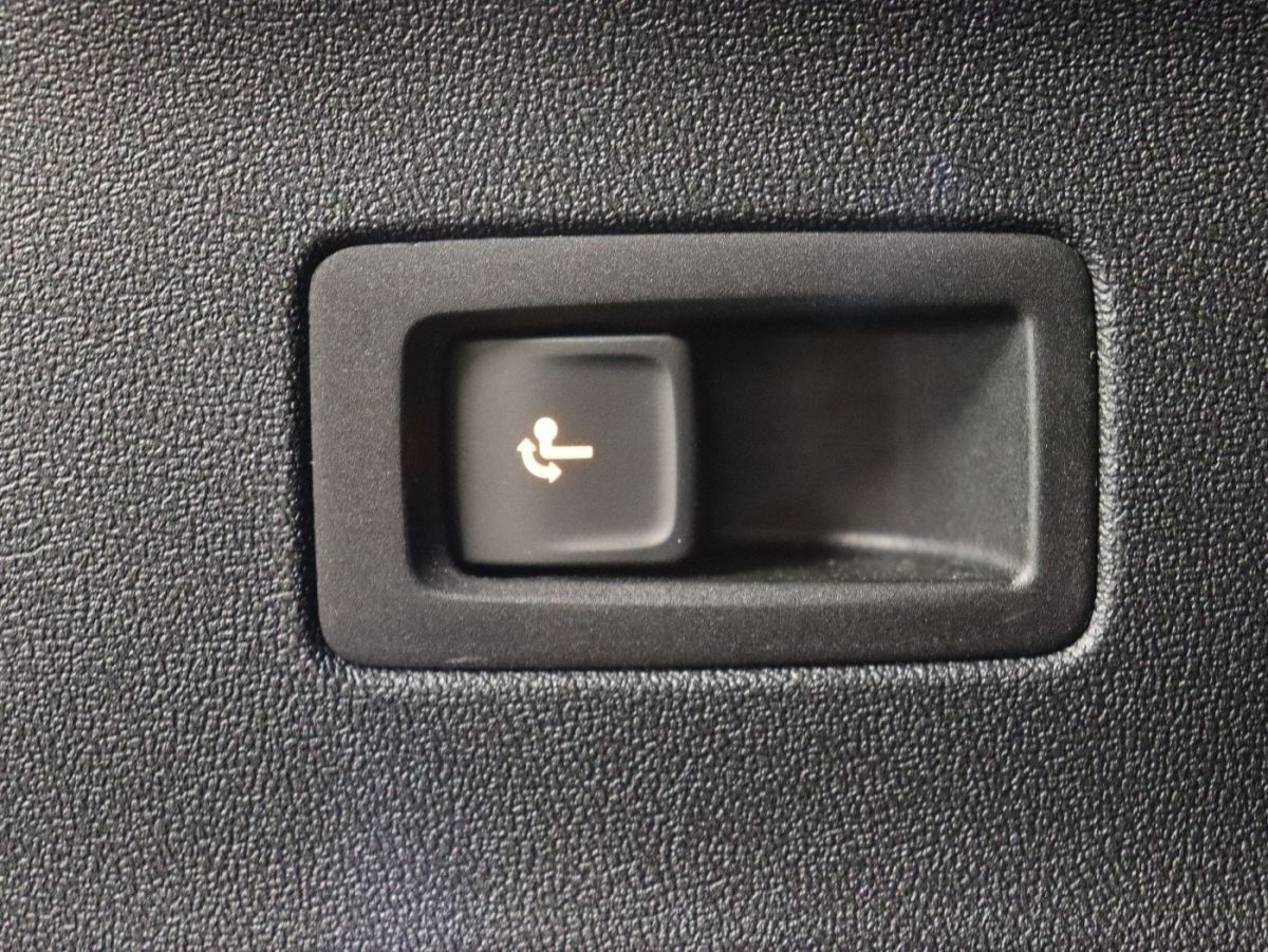 Fahrzeugabbildung Volkswagen ID.7 Tourer Pro |AHK|4xSHZG|Massage|Navi|ACC|h/k