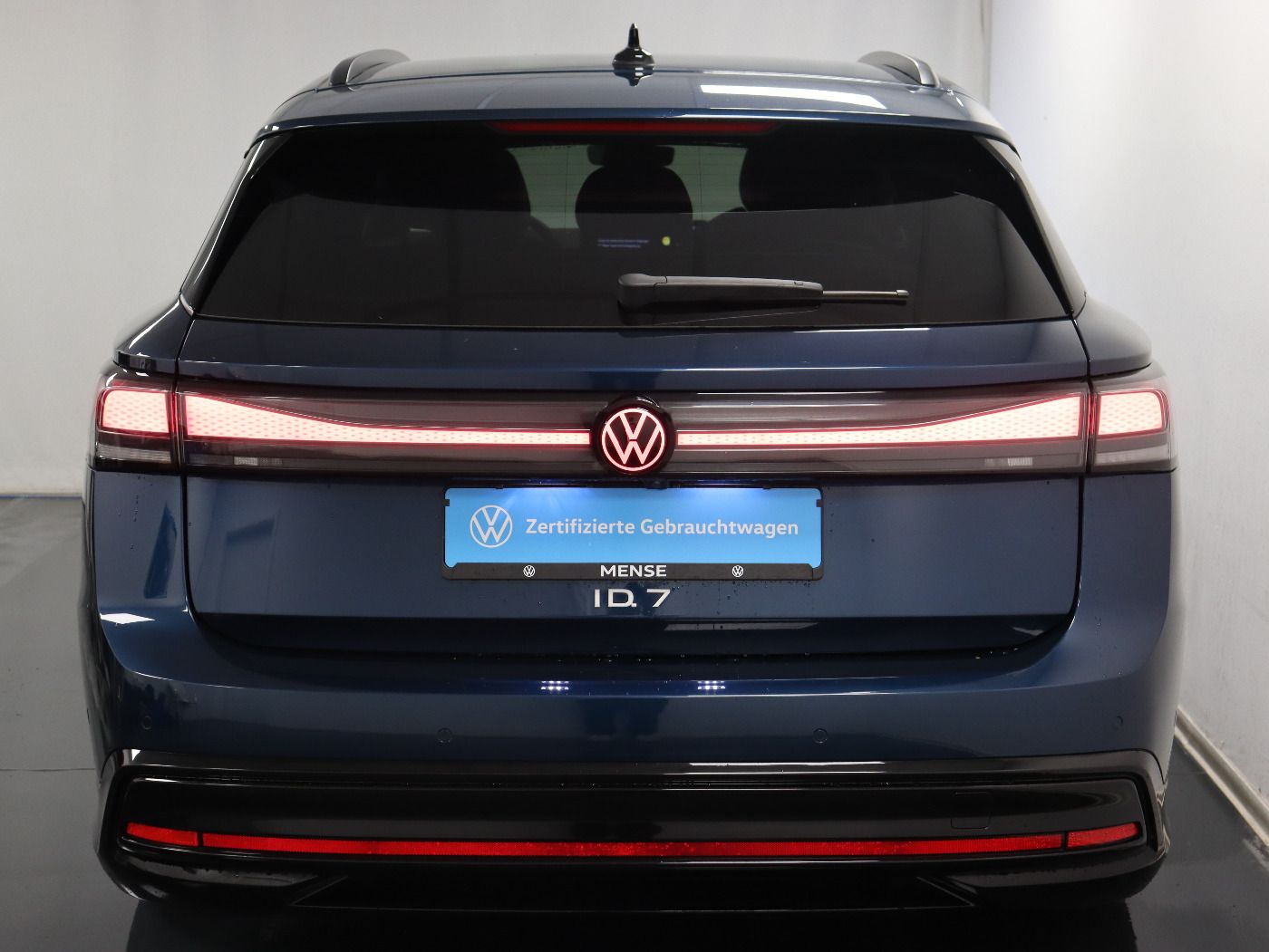 Fahrzeugabbildung Volkswagen ID.7 Tourer Pro |AHK|4xSHZG|Massage|Navi|ACC|h/k
