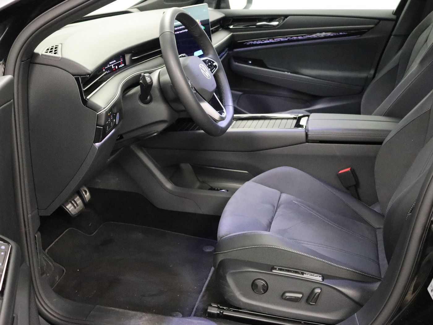 Fahrzeugabbildung Volkswagen ID.7 Tourer Pro |AHK|Pano|Navi|ACC|CarPlay|HUD
