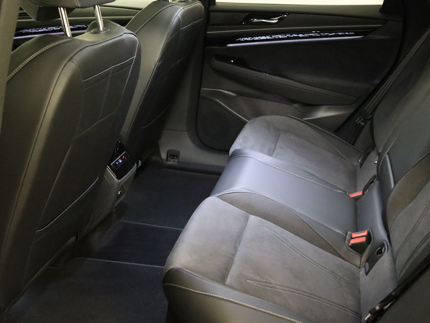 Fahrzeugabbildung Volkswagen ID.7 Tourer Pro |AHK|Pano|Navi|ACC|CarPlay|HUD