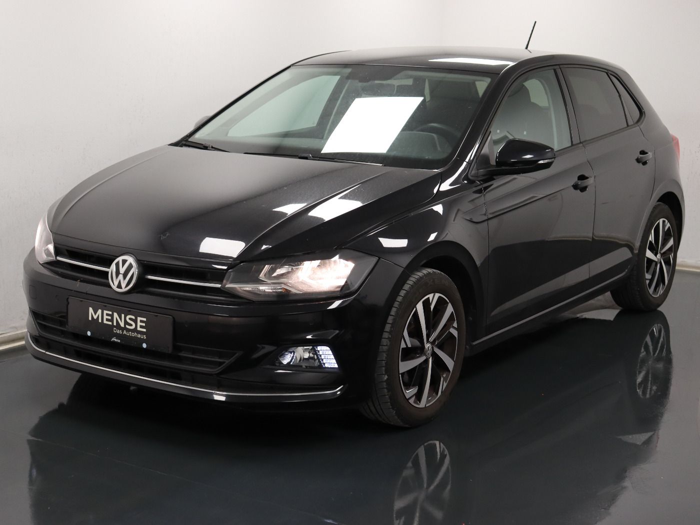 Fahrzeugabbildung Volkswagen Polo VI 1.0 TSI Highline SportSelect Fahrwerk