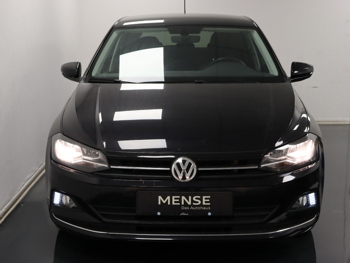 Fahrzeugabbildung Volkswagen Polo VI 1.0 TSI Highline SportSelect Fahrwerk