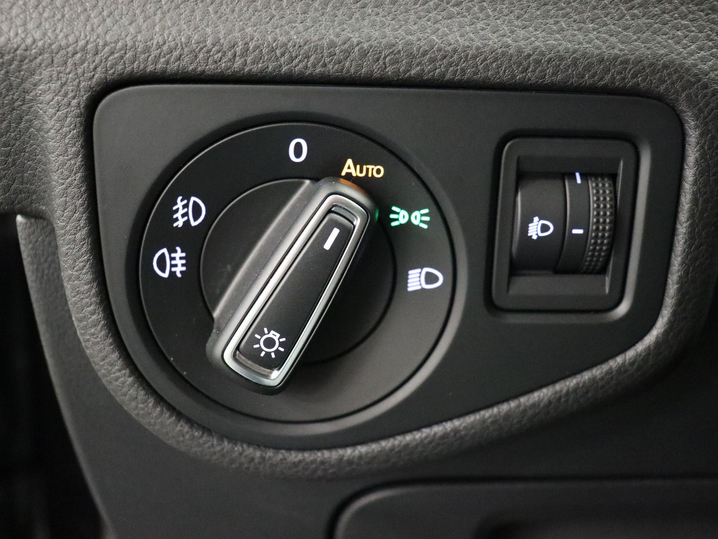 Fahrzeugabbildung Volkswagen Golf Sportsvan 1.2 TSI DSG Comfortline Allstar N