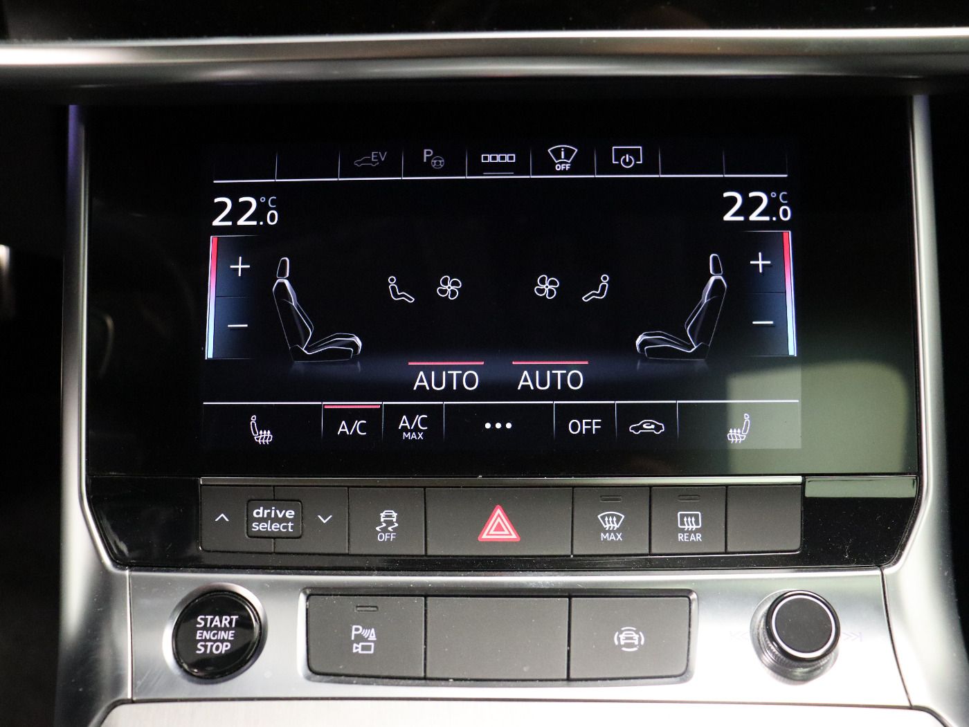 Fahrzeugabbildung Audi A6 Avant 55 TFSI quattro S-tronic S-Line |Matrix