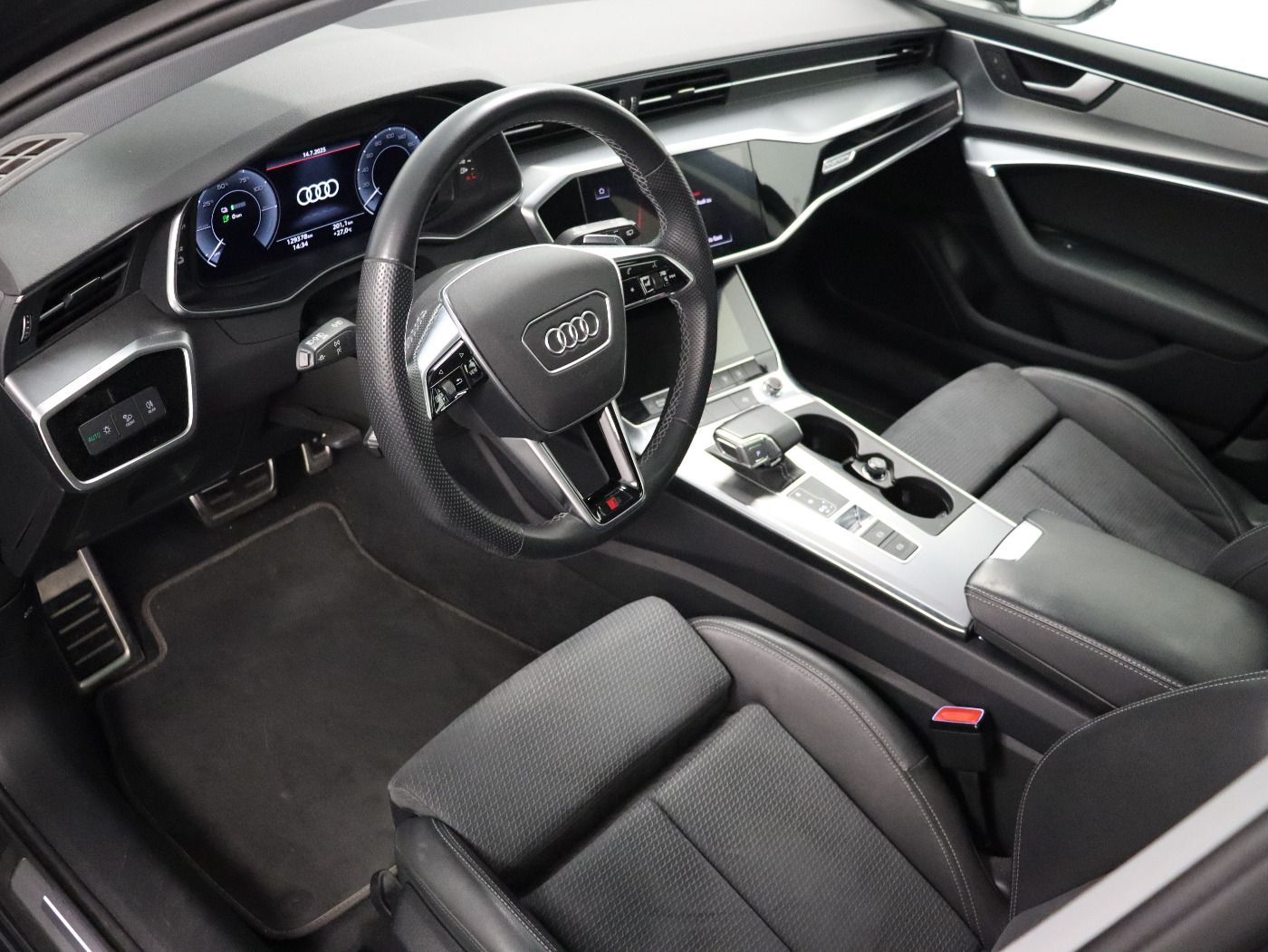 Fahrzeugabbildung Audi A6 Avant 55 TFSI quattro S-tronic S-Line |Matrix