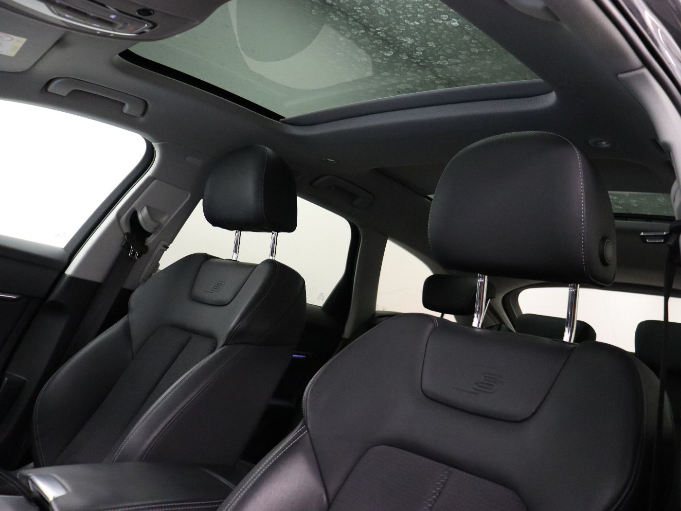 Fahrzeugabbildung Audi A6 Avant 55 TFSI quattro S-tronic S-Line |Matrix