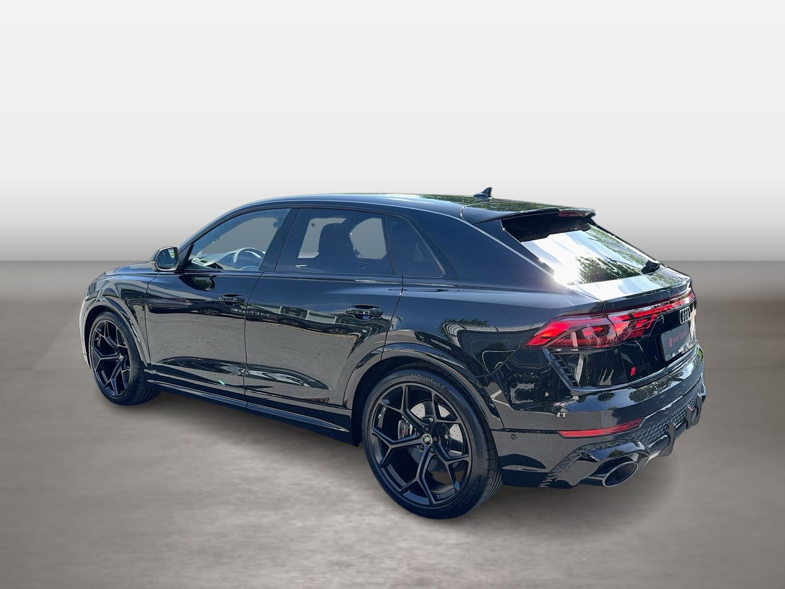 Fahrzeug autohaus mense Fahrzeugabbildung Audi RS Q8 SUV performance 471 kW tiptronic 305 KM/h| - mit KI generiert/bearbeitet