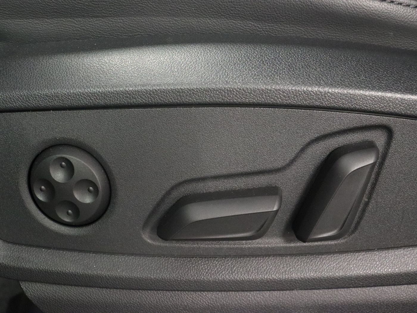 Fahrzeugabbildung Audi Q5 45 TFSI quattro S tronic S line |Matrix|ACC