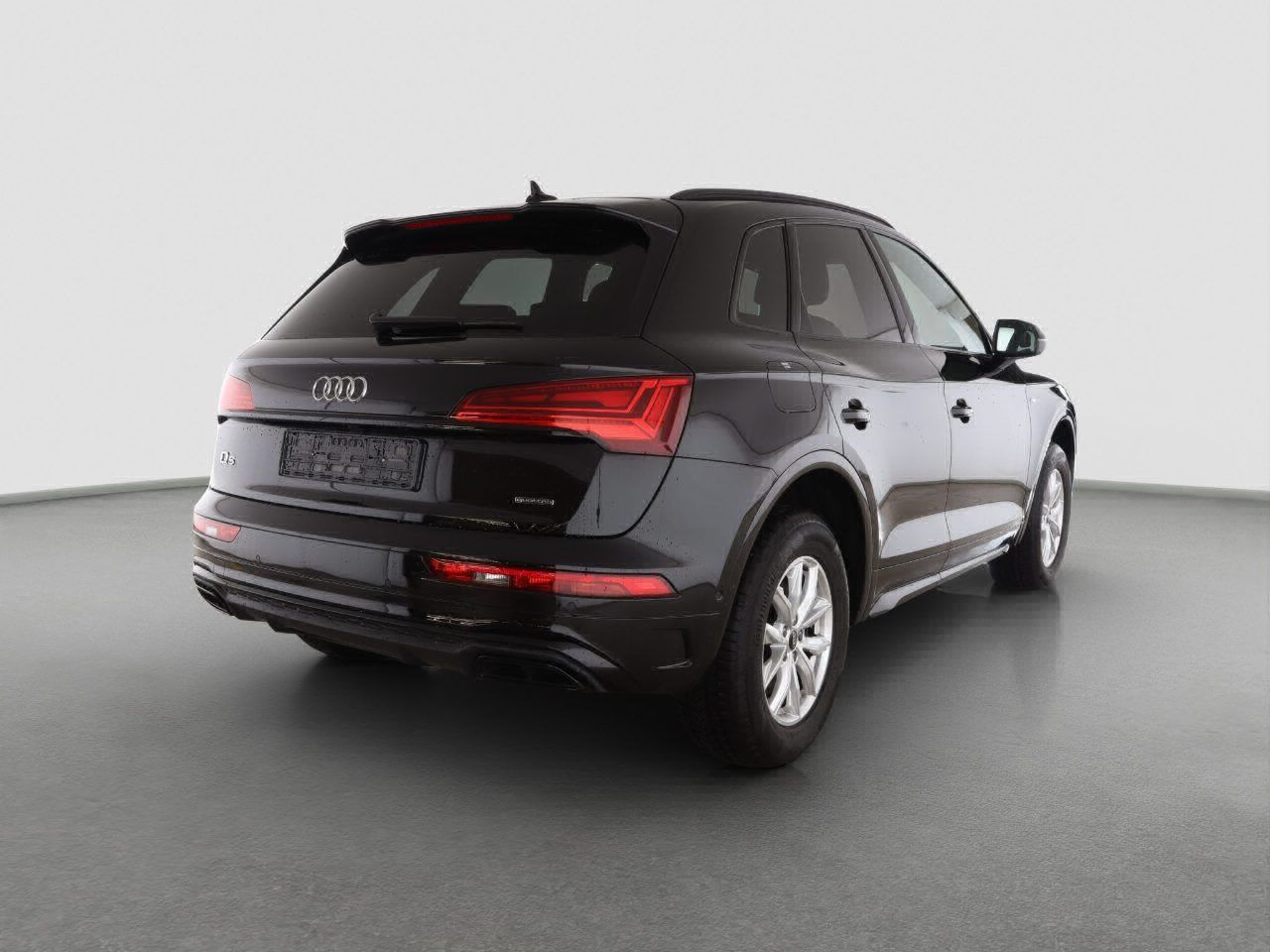 Fahrzeugabbildung Audi Q5 45 TFSI quattro S tronic S line |Matrix|ACC