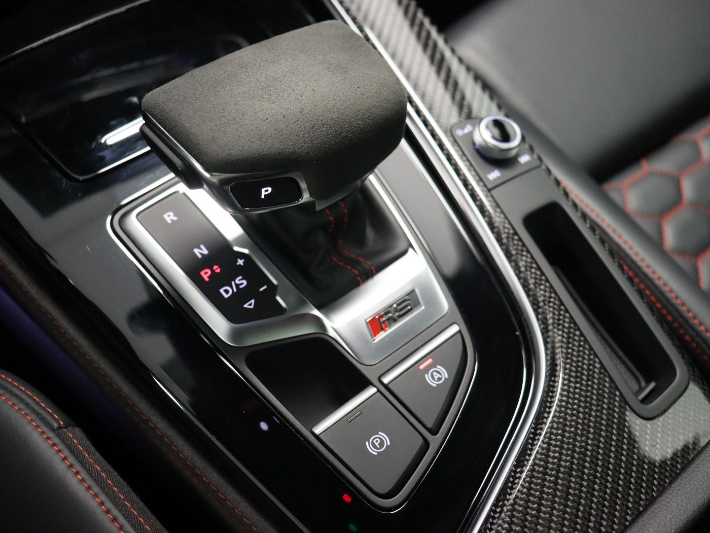 Fahrzeug autohaus mense Fahrzeugabbildung Audi RS 4 Avant 2.9 TFSI Quattro tiptronic |Massage