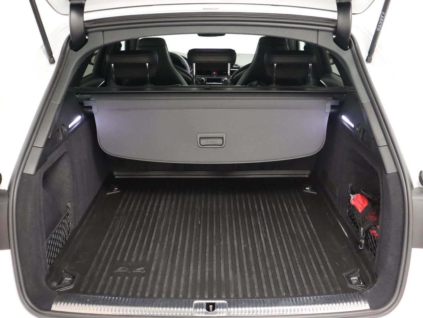 Fahrzeug autohaus mense Fahrzeugabbildung Audi RS 4 Avant 2.9 TFSI Quattro tiptronic |Massage