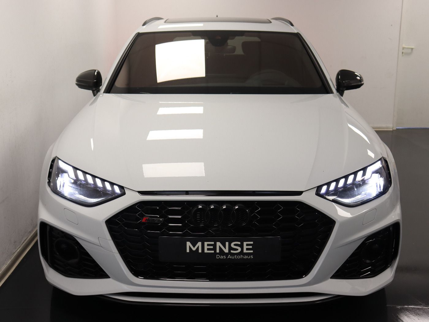 Fahrzeug autohaus mense Fahrzeugabbildung Audi RS 4 Avant 2.9 TFSI Quattro tiptronic |Massage