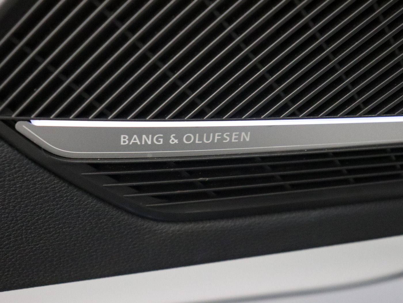 Fahrzeug autohaus mense Fahrzeugabbildung Audi RS 4 Avant 2.9 TFSI Quattro tiptronic |Massage