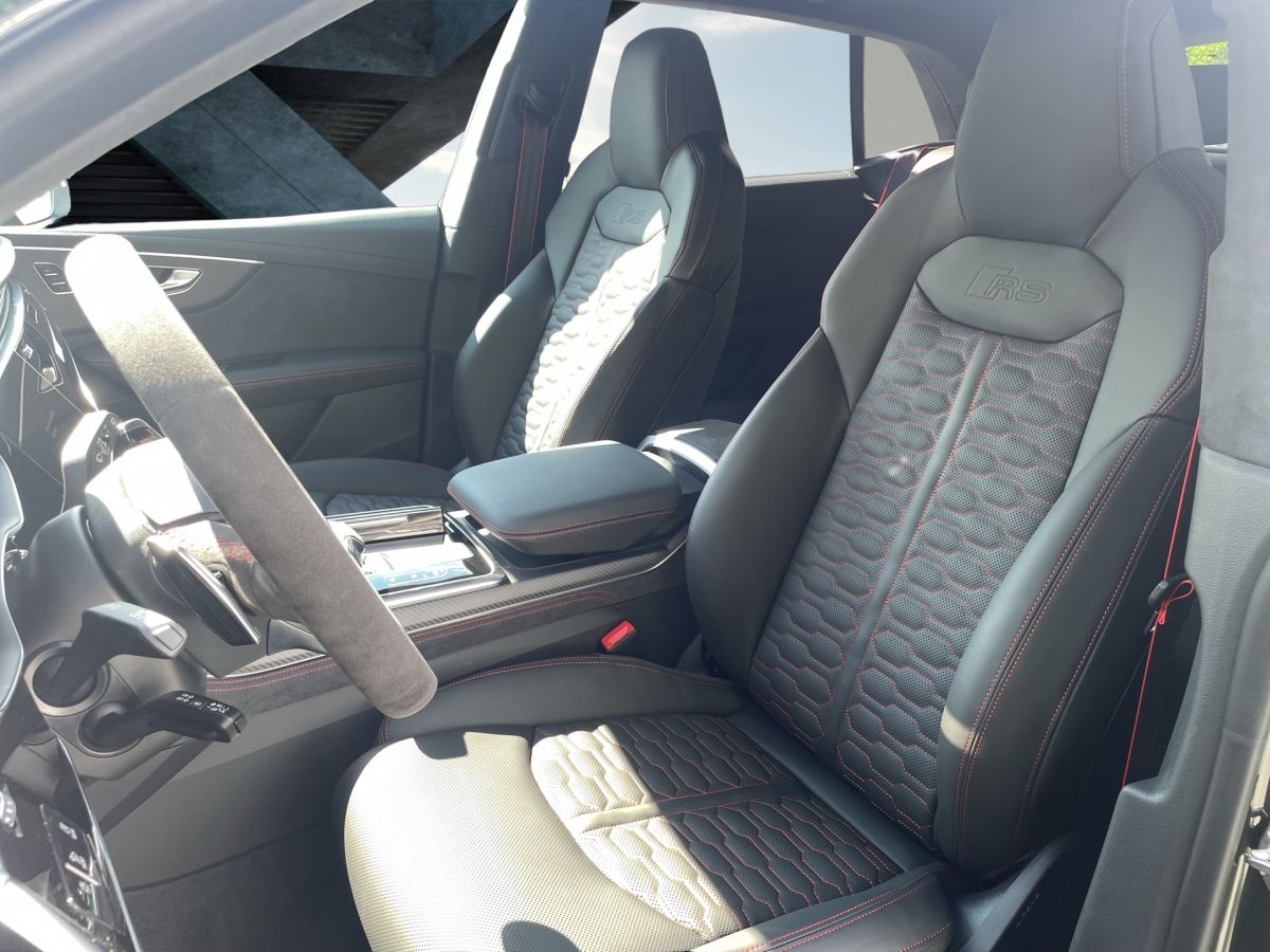 Fahrzeugabbildung Audi RS Q8 SUV performance 471 kW DESIGNO OLIVE Met.