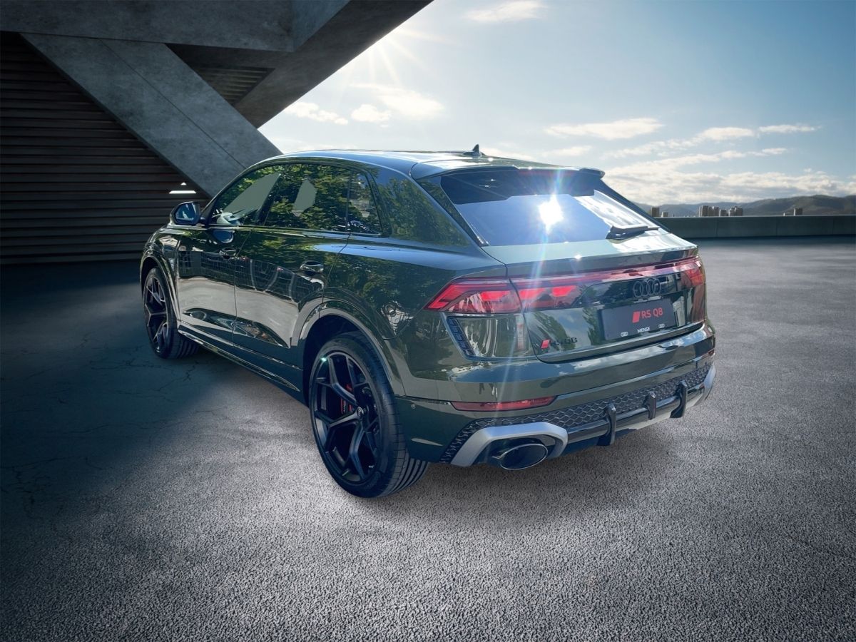 Fahrzeugabbildung Audi RS Q8 SUV performance 471 kW DESIGNO OLIVE Met.