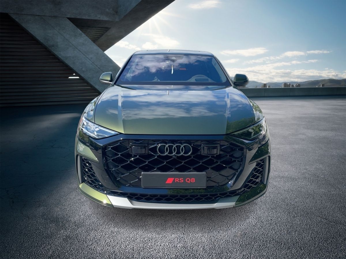 Fahrzeugabbildung Audi RS Q8 SUV performance 471 kW DESIGNO OLIVE Met.