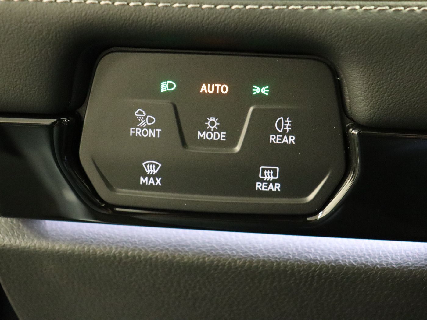 Fahrzeugabbildung Volkswagen ID.7 Tourer Pro |AHK|4xSHZG|Massage|Navi|ACC|h/k