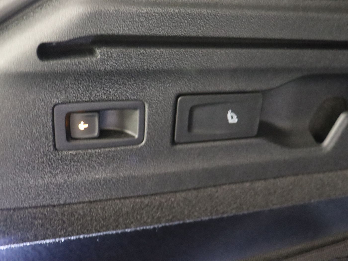 Fahrzeugabbildung Volkswagen ID.7 Tourer Pro |AHK|4xSHZG|Massage|Navi|ACC|h/k