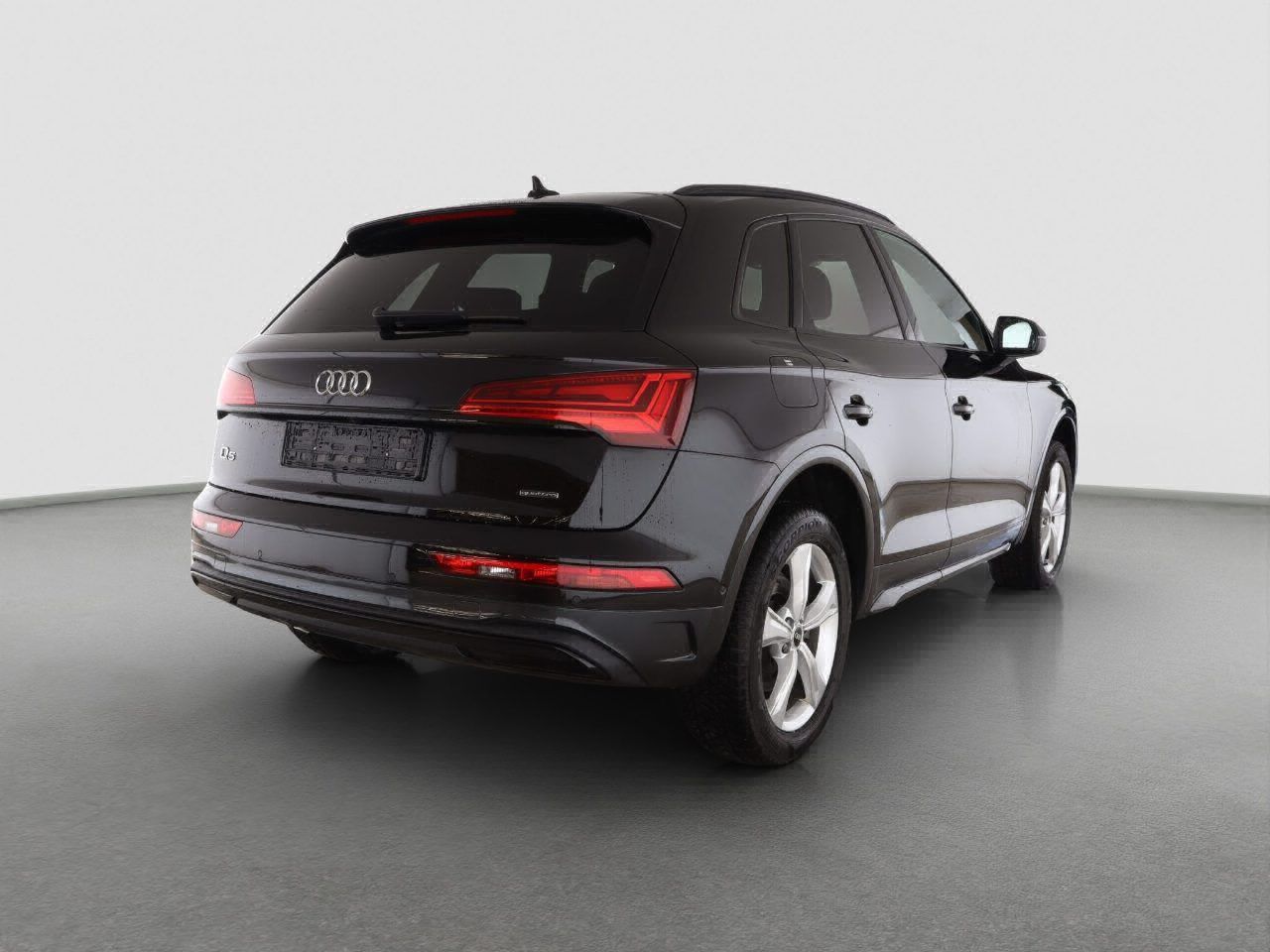 Fahrzeugabbildung Audi Q5 SUV 45 TFSI quattro S tronic advanced |Matrix