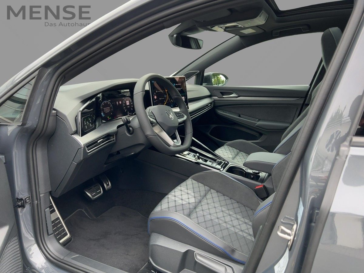 Fahrzeugabbildung Volkswagen Golf Variant 1.5 eTSI DSG R-Line AHK Pano Nav HU