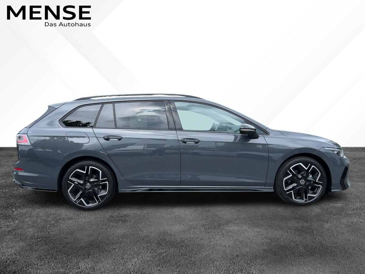 Fahrzeugabbildung Volkswagen Golf Variant 1.5 eTSI DSG R-Line AHK Pano Nav HU