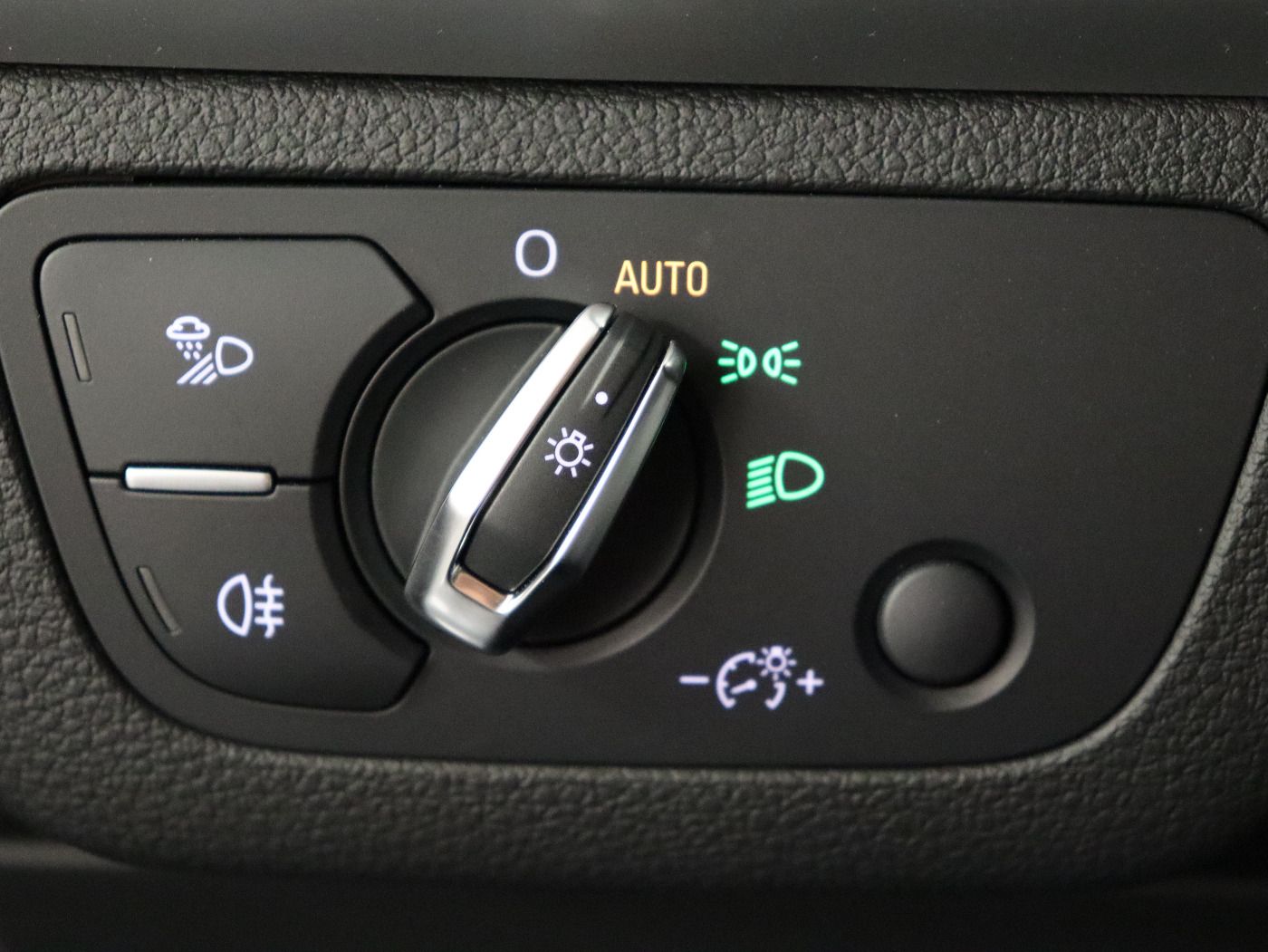 Fahrzeugabbildung Audi Q5 45 TFSI quattro S tronic Advanced |Matrix|ACC