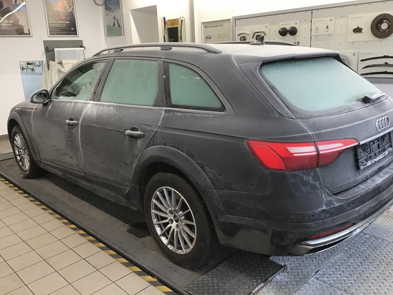 Fahrzeugabbildung Audi A4 allroad 50 TDI quattro tiptronic |Pano|FLA