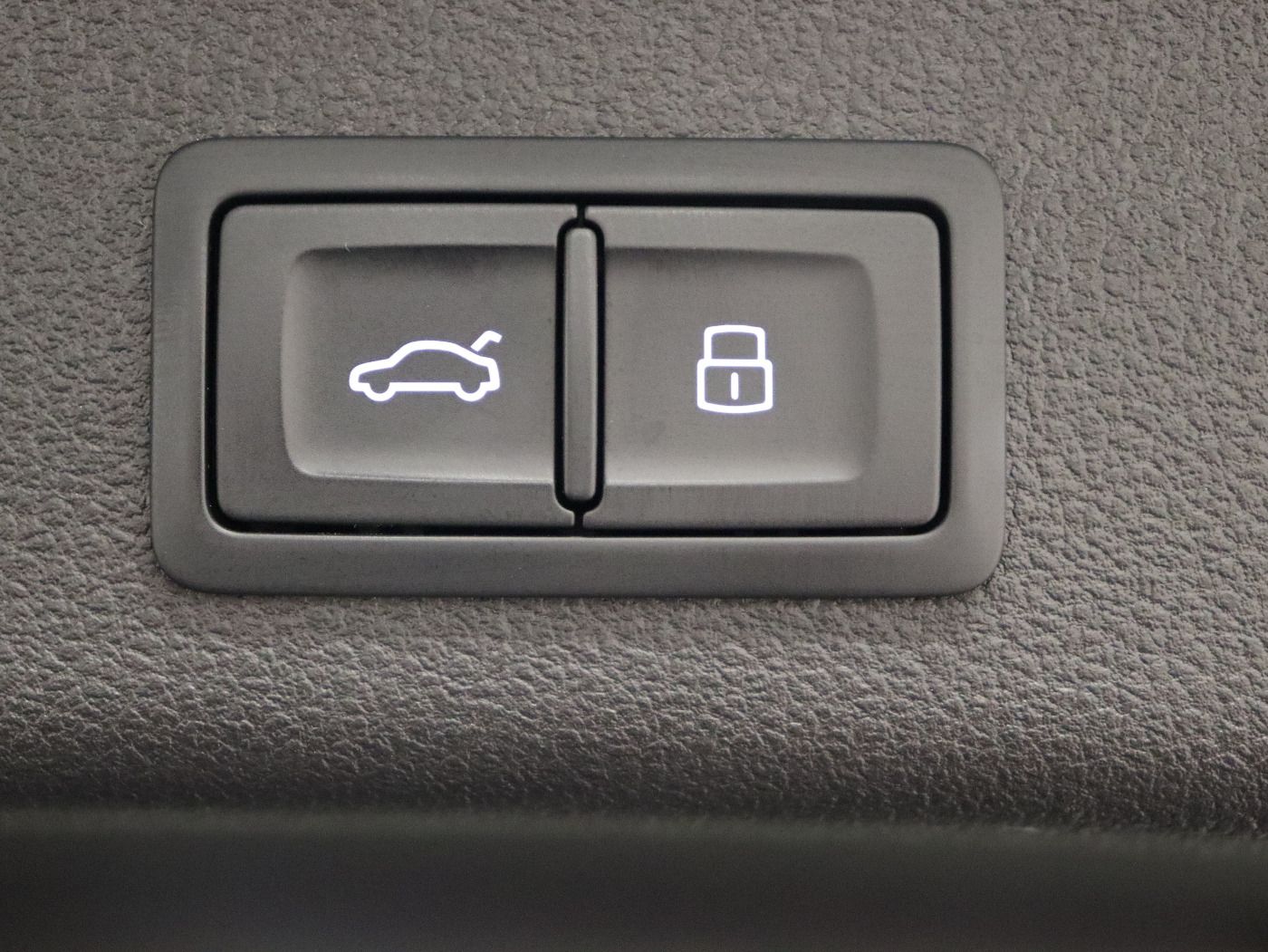 Fahrzeug autohaus mense Fahrzeugabbildung Audi S6 Avant 3.0 TDI Quattro S tronic Matrix|AHK|HUD