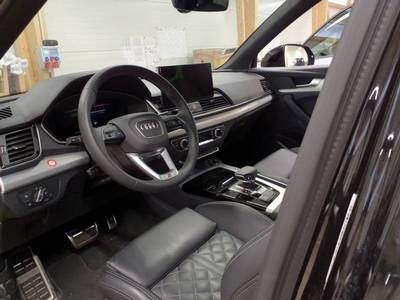 Fahrzeugabbildung Audi Q5 45 TFSI quattro S tronic S-Line Matrix|AHK|LM