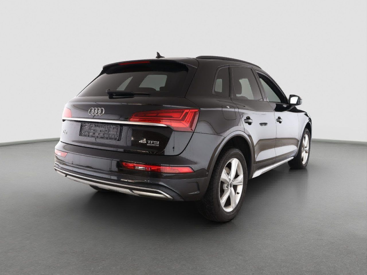 Fahrzeugabbildung Audi Q5 45 TFSI quattro S tronic S-Line Matrix|AHK|LM
