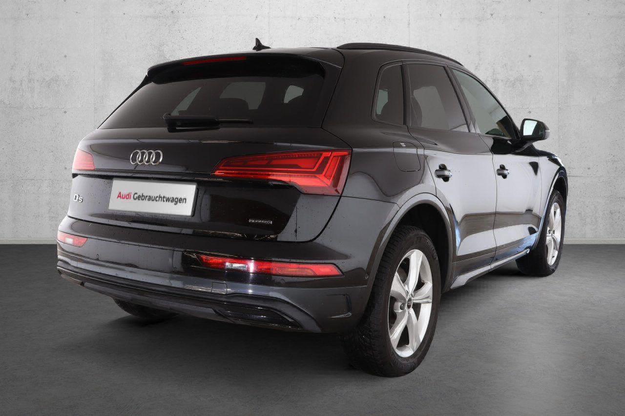 Fahrzeugabbildung Audi Q5 45 TFSI quattro S tronic advanced Matrix|AHK