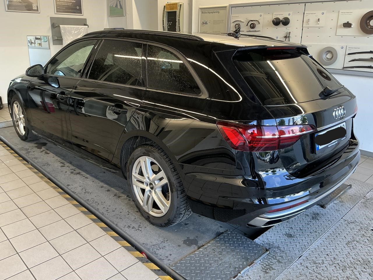 Fahrzeugabbildung Audi A4 Avant 35 TDI S tronic Advanced ACC|LED|Navi