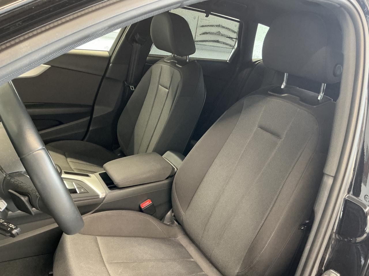 Fahrzeugabbildung Audi A4 Avant 35 TDI S tronic Advanced ACC|LED|Navi