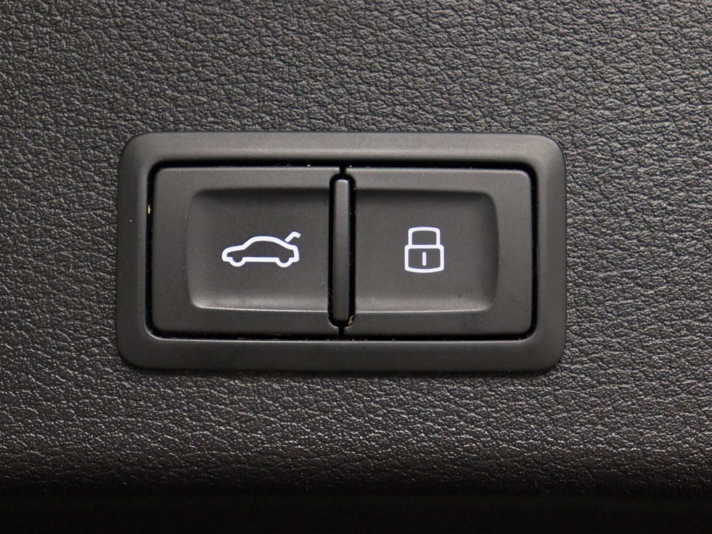 Fahrzeugabbildung Audi A4 Avant 40 TDI quattro S tronic Advanced ACC|LM