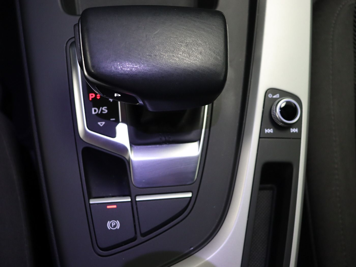 Fahrzeugabbildung Audi A4 Avant 40 TDI quattro S tronic Advanced ACC|LM