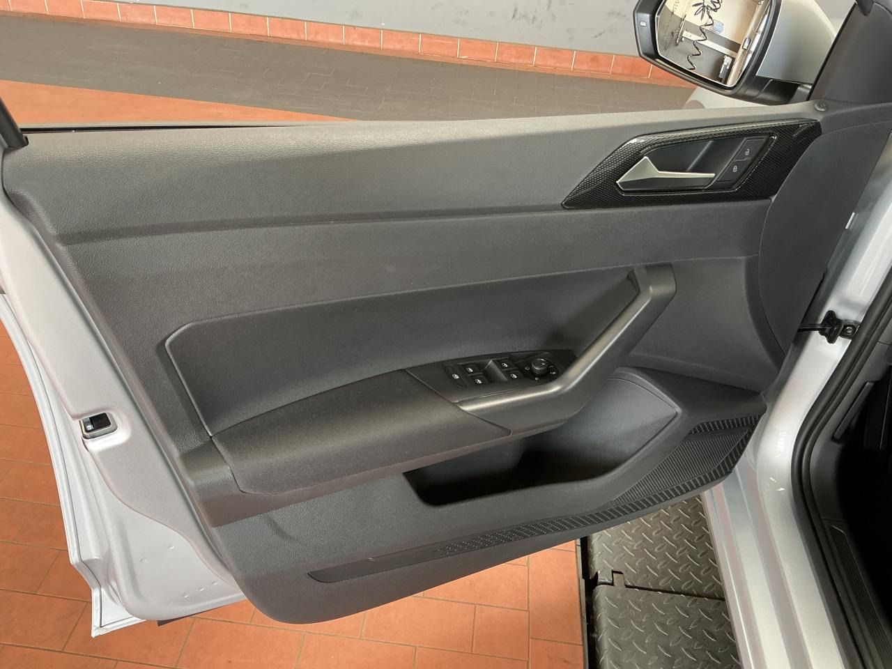 Fahrzeugabbildung Volkswagen Polo 1.0 TSI Life IQ Drive CarPlay|ACC|LED|Navi
