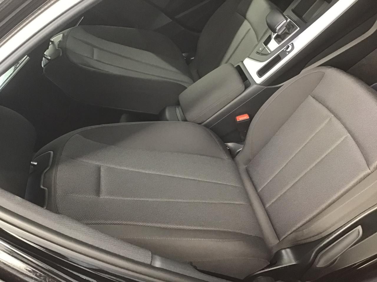 Fahrzeugabbildung Audi A4 Avant 40 TDI quattro S tronic S line Matrix