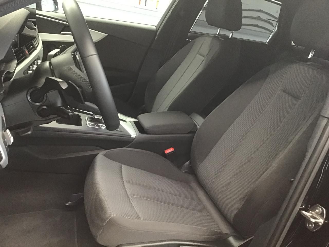 Fahrzeugabbildung Audi A4 Avant 40 TDI quattro S tronic S line Matrix