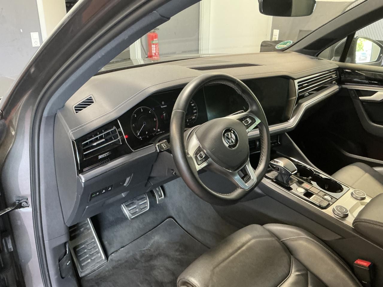 Fahrzeugabbildung Volkswagen Touareg 3.0 TDI 4 Motion tiptronic R-line Matrix