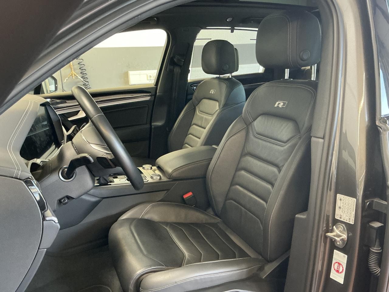Fahrzeugabbildung Volkswagen Touareg 3.0 TDI 4 Motion tiptronic R-line Matrix