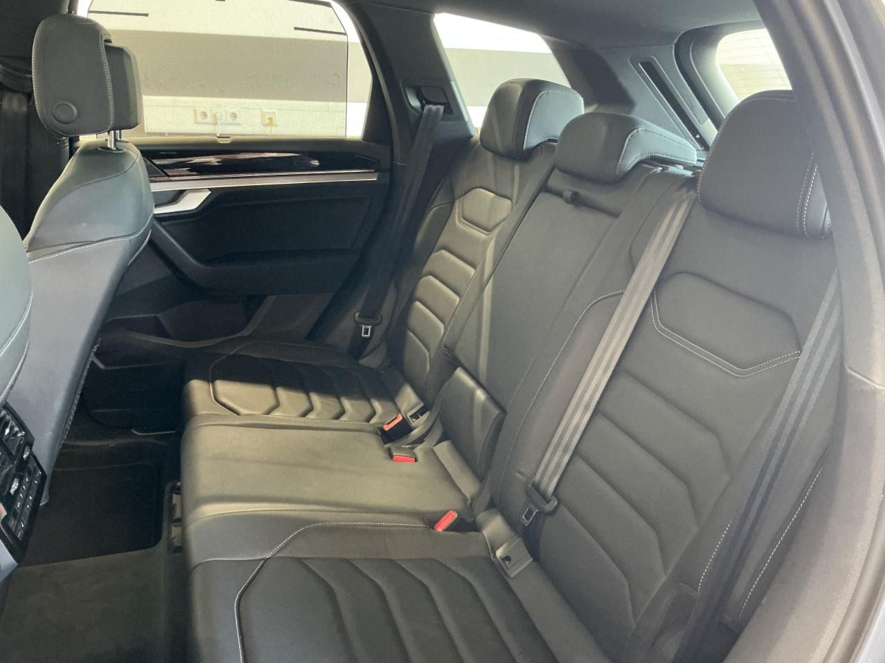 Fahrzeugabbildung Volkswagen Touareg 3.0 TDI 4 Motion tiptronic R-line Matrix