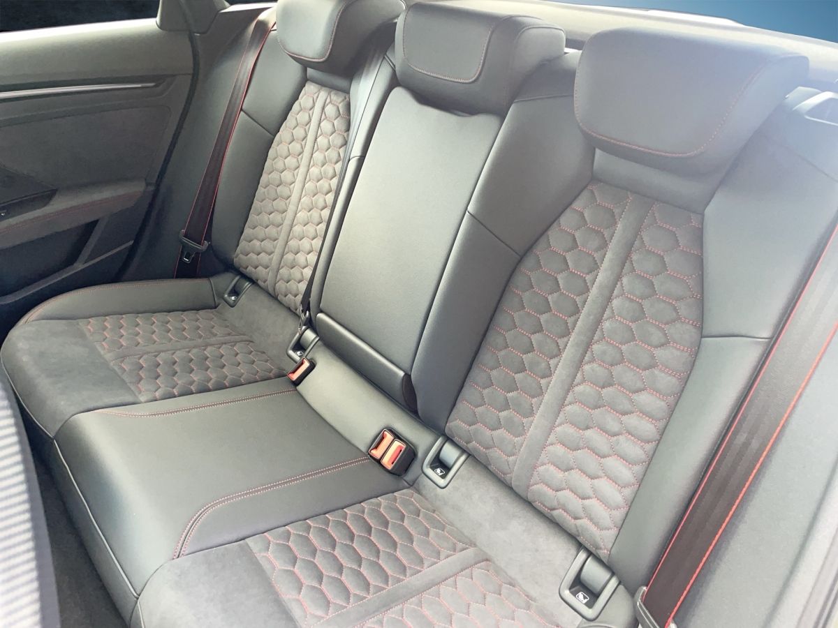 Fahrzeugabbildung Audi RS 3 Sportback quattro Matrix|Pano|280km/h