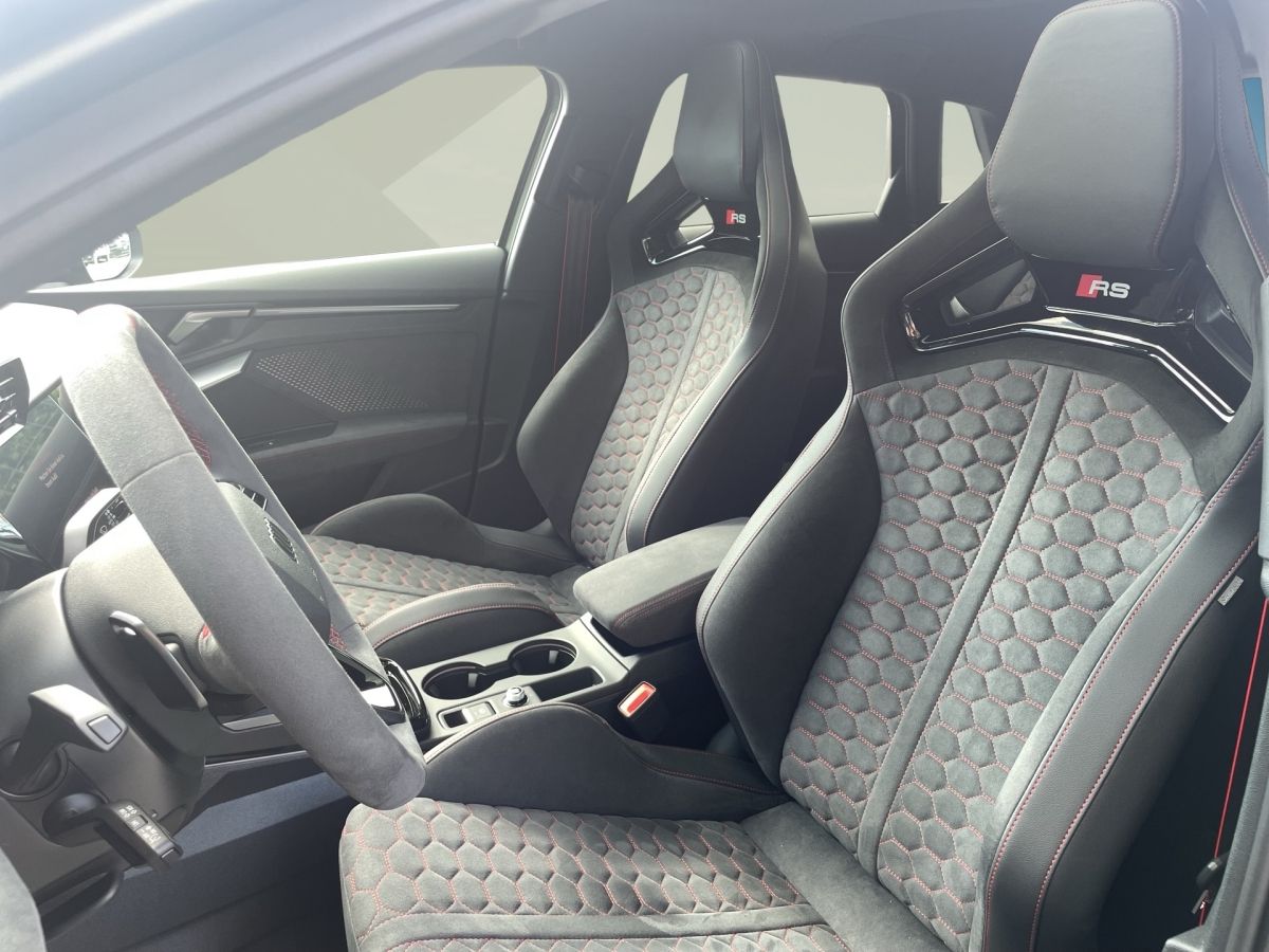 Fahrzeugabbildung Audi RS 3 Sportback quattro Matrix|Pano|280km/h