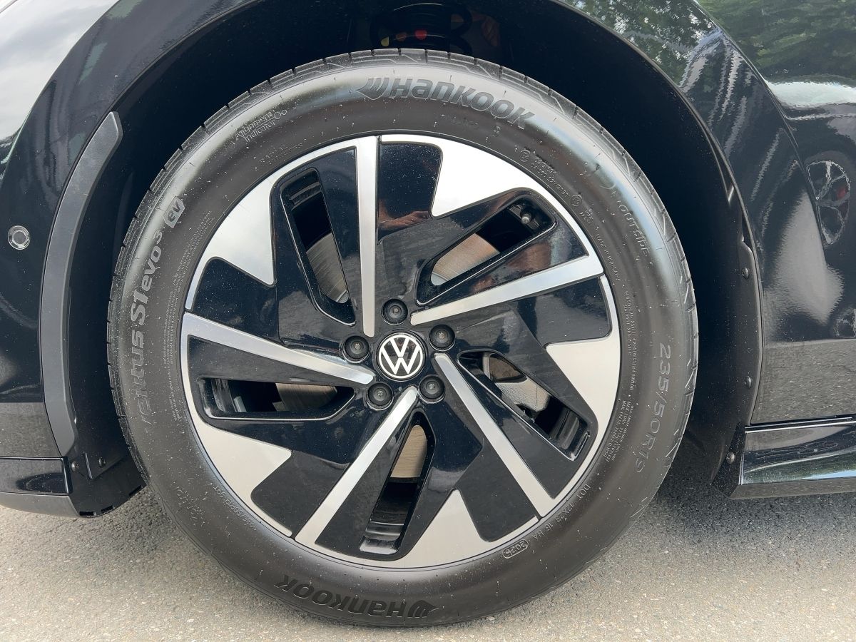 Fahrzeugabbildung Volkswagen ID.7 Tourer Pro 77 kWh AHK Navi 360° Wärmepumpe