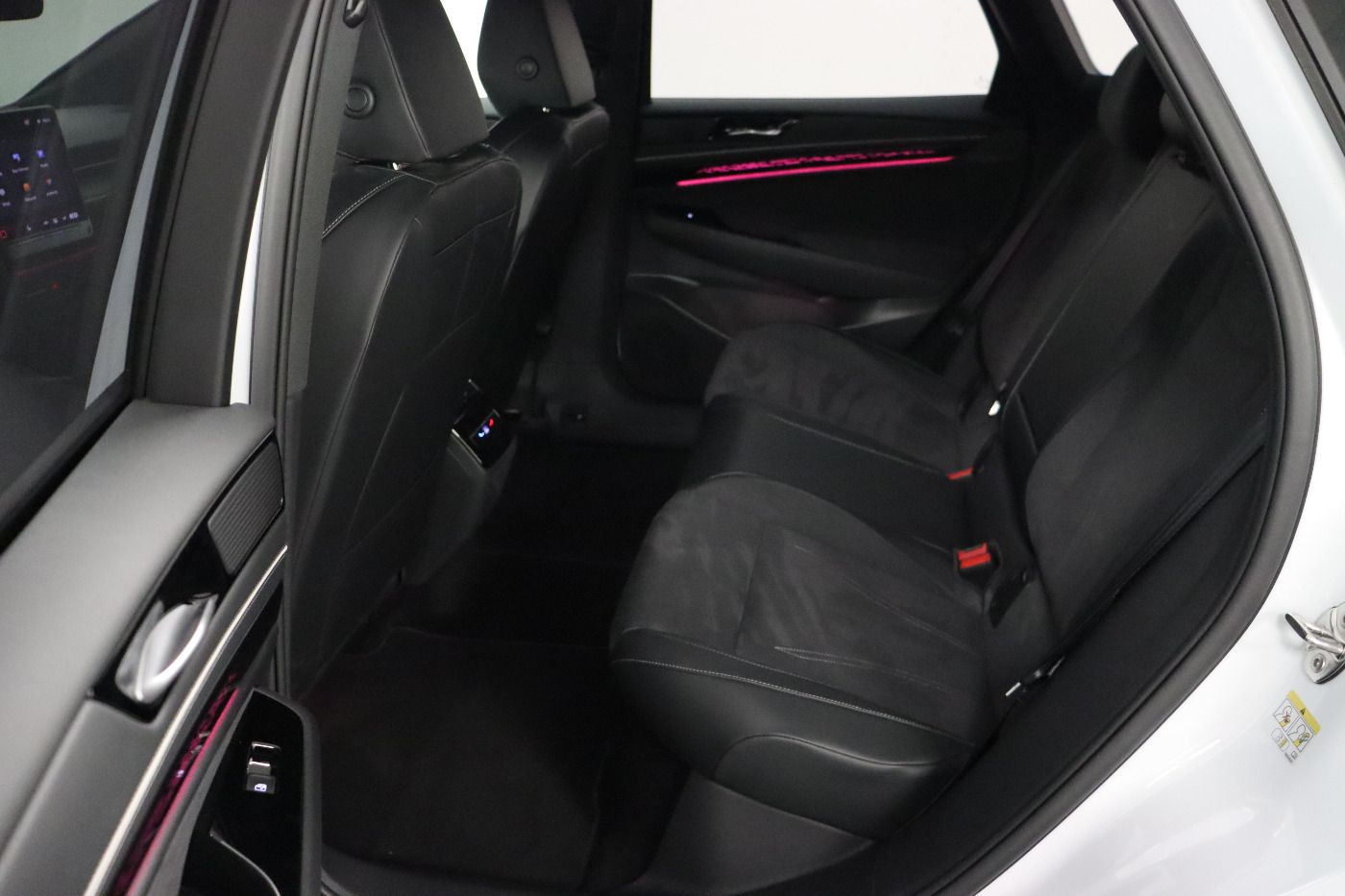 Fahrzeug autohaus mense Fahrzeugabbildung Volkswagen ID.7 Tourer Pro IQ.Light|Matrix|CarPlay|AHK|HUD