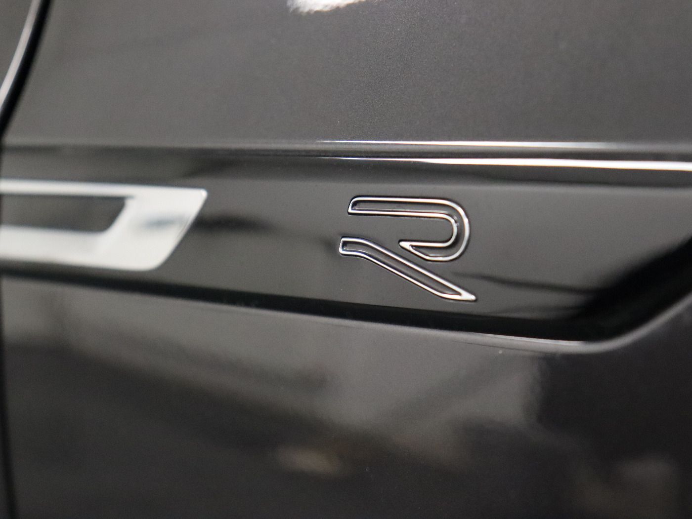 Fahrzeugabbildung Volkswagen Arteon Shooting Brake 2.0 TDI 4 Motion DSG R lin
