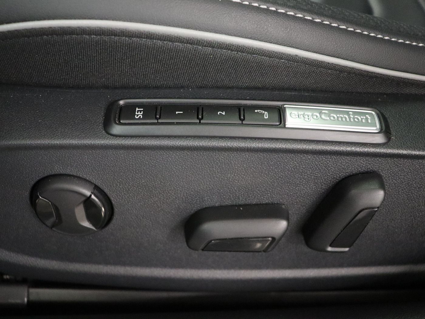Fahrzeugabbildung Volkswagen Arteon Shooting Brake 2.0 TDI 4 Motion DSG R lin