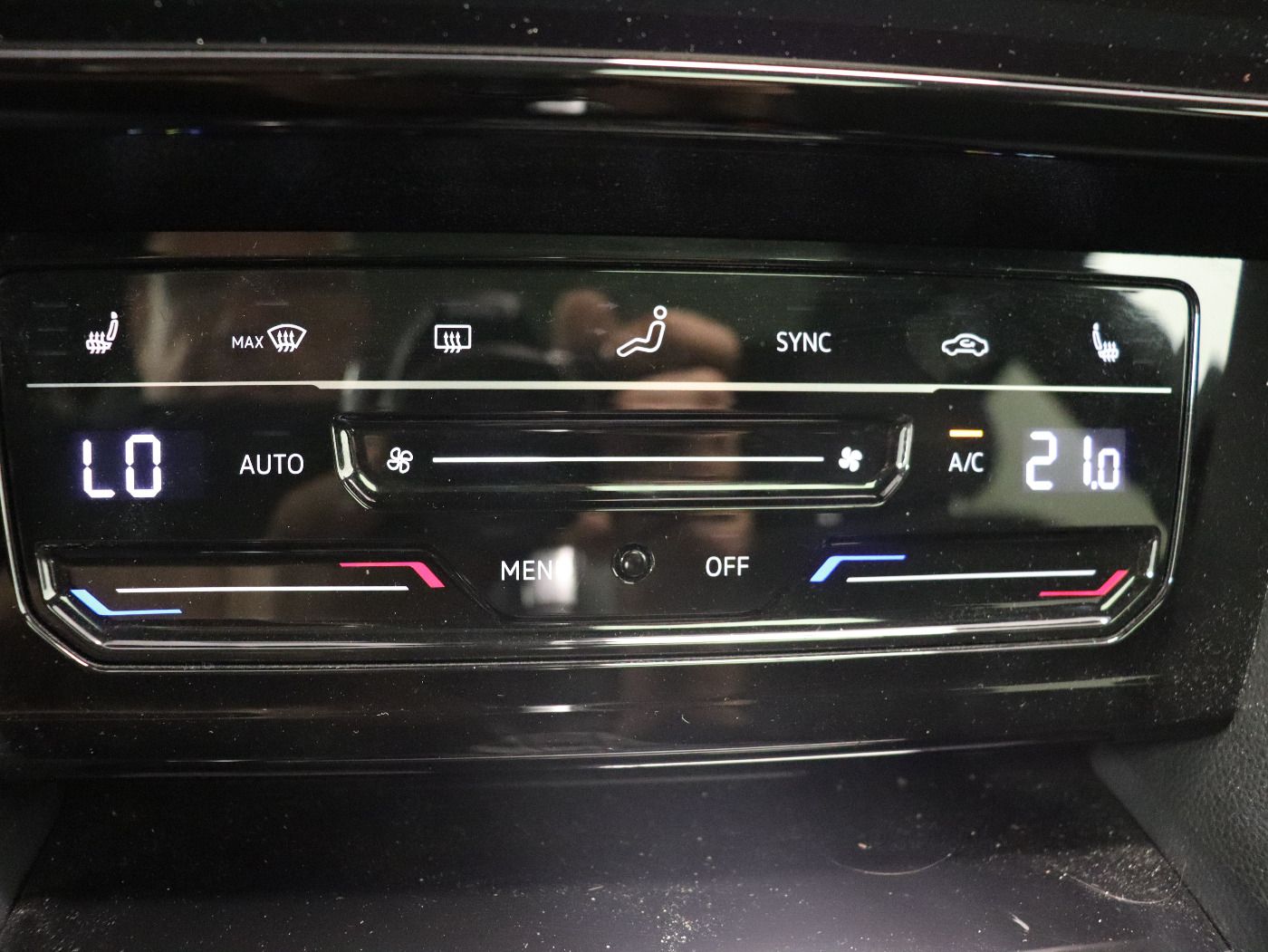 Fahrzeugabbildung Volkswagen Arteon Shooting Brake 2.0 TDI DSG R-line CarPlay